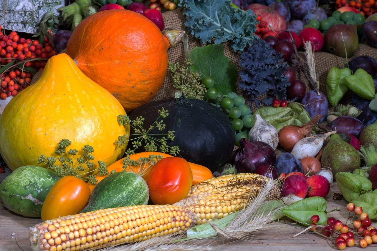 still life, fruit, vegetables-930757.jpg